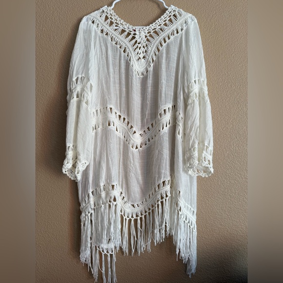 Elegant White Crochet Cardigan - Picture 3 of 3